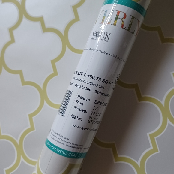 Wallpaper Pearl Grey Lime Green Waverly Buzzing Around Trellis - Picture 2 of 3